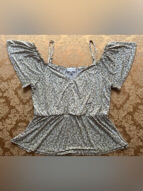 Gilli Olive & White Floral Peplum Cold-Shoulder Camisol